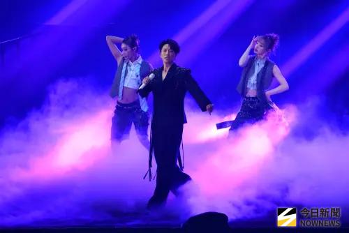 韋禮安攻蛋第2天模仿張學友出槌！被喊加班笑虧萬名粉絲：沒人性