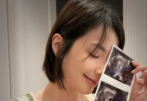 ▲43歲王嫚萱前陣子進行人工受孕，懷上雙胞胎。（圖／翻攝自IG@o_vannesa_o）