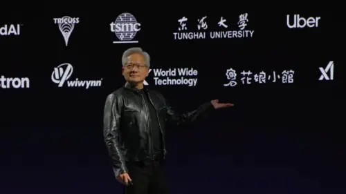 ▲黃仁勳在GTC Taipei演講時，眼尖網友發現背板合作夥伴名單中，竟出現王記府城肉粽、富霸王豬腳、花娘小館等5家愛店。（圖／翻攝NVIDIA GTC Taipei直播）