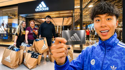 ▲Ray 曾收到adidas品牌官方親自贈送的「無限信用卡」，未來只要帶著這張卡前往 adidas 門市，就能隨心所欲地免費購買喜愛的商品。（圖／Youtube＠RayAsianBoy Live）
