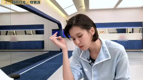 曾沛慈練習室隨便唱都起雞皮！化身乖學生做筆記　可愛到老師笑瘋