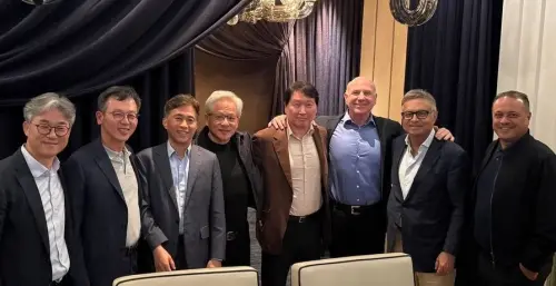 「記憶體巨頭」單獨密會黃仁勳！SK海力士高層全在場
