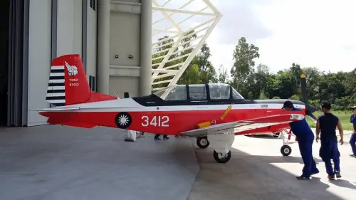 ▲T-34C 教練機，是從美國比奇飛機公司35型機「富豪」衍生而來的單引擎螺旋槳軍用教練機。（示意圖／航空教育展示館臉書）