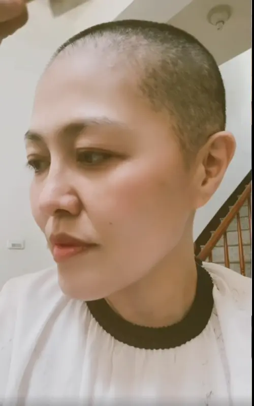 ▲姑慕·巴紹（如圖）剃完頭後不忘感謝媽媽，把她的頭型顧得很好，現在頂著光頭也能帥氣。（圖／翻攝自姑慕·巴紹臉書）