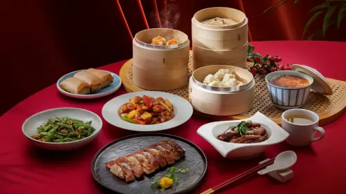 ▲ 「常粵」在料理呈現上，從經典燒味、現蒸港點到粵式家常熱炒，皆堅持以講究火候與手作溫度的料理精神，重新詮釋最貼近日常的港味家常。(圖／漢來美食提供)