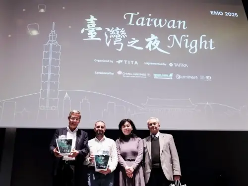 ▲昇宏國際指出，自品牌10年前獲獎開始，只要貿協率領台灣企業代表團前往各國，一定不會忘記準備SH-RD當作伴手禮，透過這份MIT護髮神霜，深化兩國之間交流。（圖／翻攝畫面）