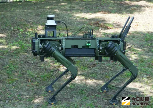 中科院軍規機器狗首曝光！AI巡檢偵察、火力支援高風險任務全包辦