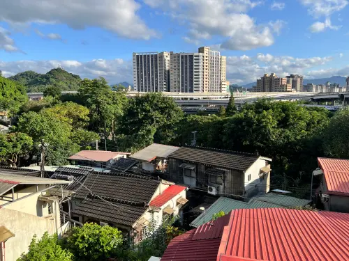 ▲老屋和新成屋各有優缺點，其中台南善化因南科產業效應，讓平均交易屋齡僅有14年。（示意圖／台灣房屋提供）
