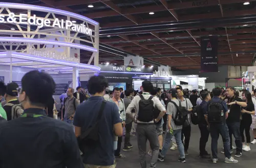 ▲步入機器人場館，映入眼簾的是英特爾（Intel）、輝達（NVIDIA）、德州儀器（Texas Instruments）等國外品牌機器人展覽，大力秀出從海外帶來的機器人解決方案。（圖／記者鍾泓良攝影）
