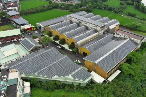 ▲搶拿補助要快！全台「2026太陽能板補助」採先到先審制，部分中南部縣市經費用罄將提早關門，符合資格的民眾務必看清各縣市截止日。（示意圖／桃園市經發局提供）