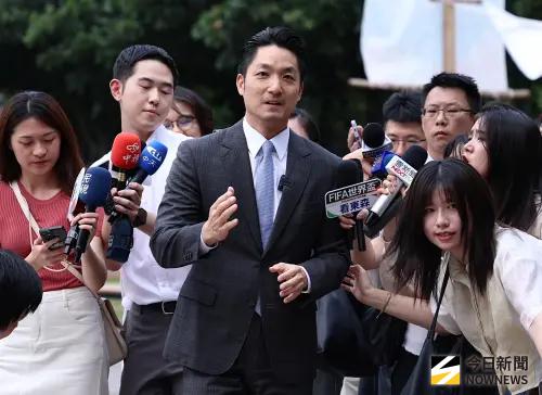 沈伯洋、蔣萬安登山步道交火　資深山友辣評：市長們的亂問亂答
