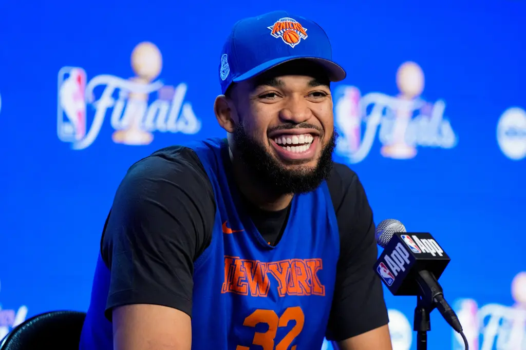 ▲尼克中鋒唐斯（Karl-Anthony Towns）本場比賽攻守俱佳，賽後他受訪時也露出感性一面，直言他感覺過世的母親像是一直在看台上守護他，讓自己感到非常舒適與安慰。（圖／美聯社／達志影像）