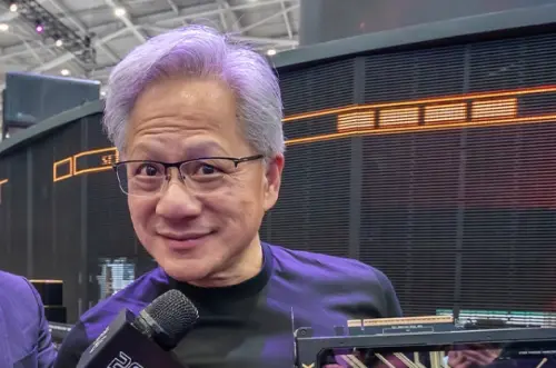 黃仁勳訪韓行程一次看！一下機就吃烤肉　韓媒：多采多姿