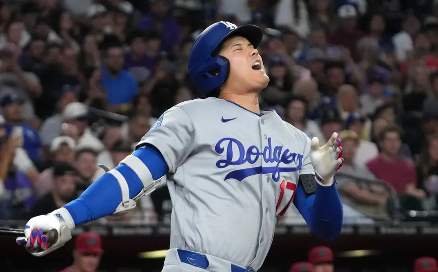 ▲洛杉磯道奇隊大谷翔平今日繳出4打數3安「猛打賞」表現，打擊率重回3成。賽後大谷分享打擊困難之處，他認為根據當下的身體狀況去做些微調，反而更能在打擊區抓到平衡的位置。（圖／美聯社／達志影像）