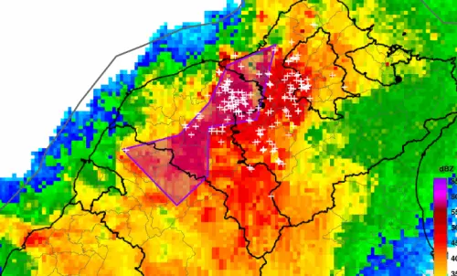 ▲中央氣象署於6月4日18時34分，針對新北、桃園、新竹發布大雷雨即時訊息。（圖／中央氣象署）