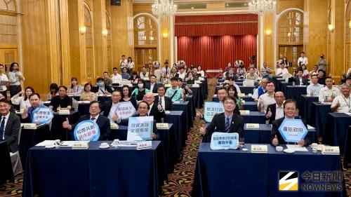 ▲高市府今（4）日舉辦「左營區果貿段2地號等2筆土地都市更新事業公開評選實施者」高雄場招商說明會。（圖／記者陳美嘉攝，2026.06.04）