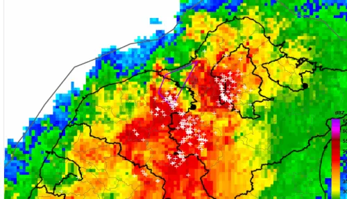 ▲中央氣象署6月4日18時53分，針對新北、桃園發布大雷雨即時訊息。（圖／中央氣象署）