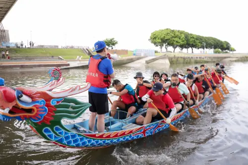 Competitors take part in a training session before the 2026 Taipei International Dragon Boat Championships. (Taipei International Dragon Boat Championships Facebook)
