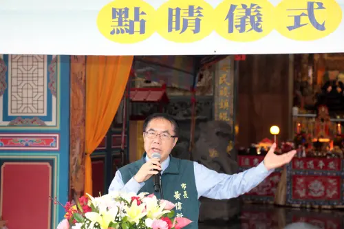 ▲台南國際龍舟錦標賽兼具傳統民俗、城市文化與觀光魅力，今年適逢台南運河通航百年，市長黃偉哲歡迎全國民眾端午連假到臺南賞運河、看龍舟。(圖／南市府提供)