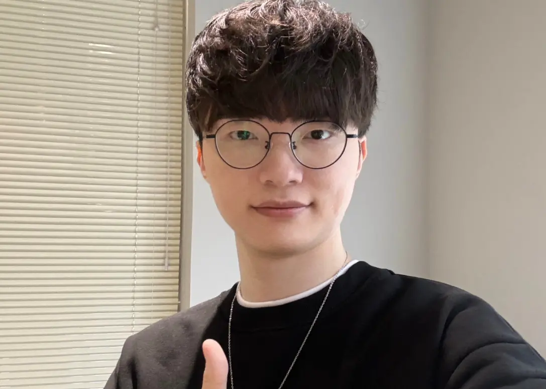 ▲Faker（如圖）日前在問答中選擇和黃仁勳一起吃飯，而不是與女團成員逛街，因為他感覺黃仁勳會請客，這樸實答案讓人笑翻。（圖／IG@faker）
