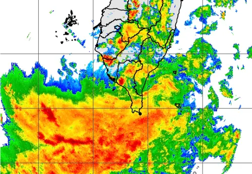 熱帶擾動卡在高雄！屏東2日累積雨量215毫米　全台雨量排行一次看
