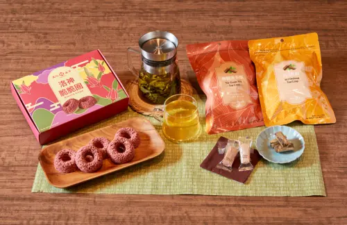 ▲光有好茶還不夠！濃郁茶香的「913茶酥」、「鐵觀音茶酥」，搭配酥脆爽口的「洛神脆脆圈」，為品茗時光增添更多風味。 （圖／ NOWnews攝）