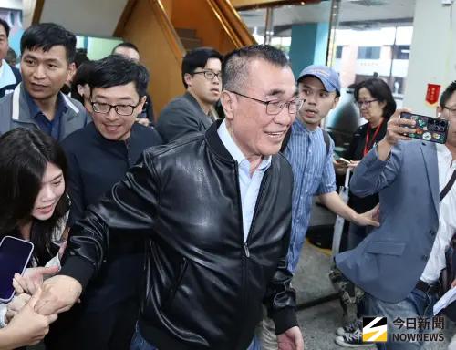 新北市長民調翻盤？李四川反超蘇巧慧！黃揚明仍點1警訊