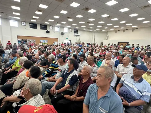 高齡換照首週逾7000人搶先換！長輩上完課認了：要跟著時代新觀念