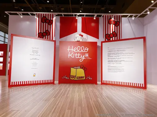 ▲展覽打造專屬Hello Kitty空間，帶領粉絲走進Kitty 50年來的經典世界。（圖／曼迪傳播）