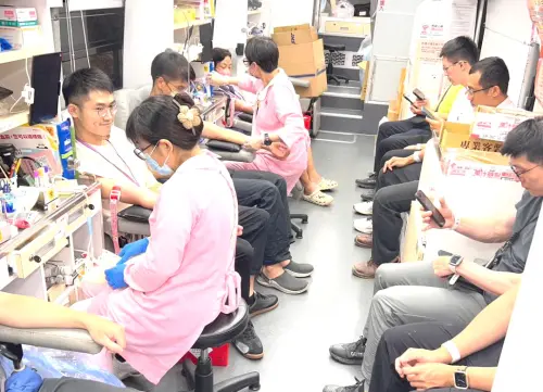 ▲台灣中油公司煉製事業部舉辦公益捐血活動，吸引員工踴躍捐血。(圖／中油煉製事業部提供)