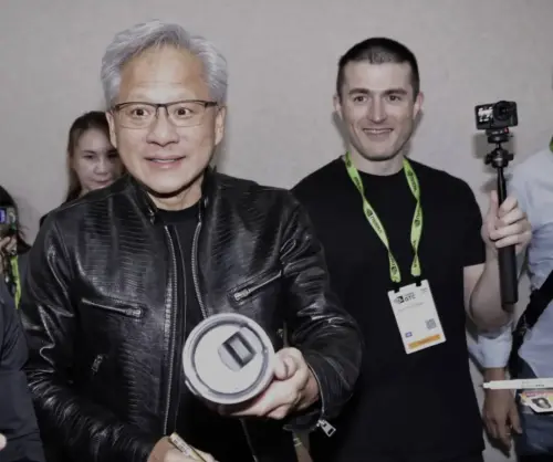 Nvidia CEO Jensen Huang interacts with crowds at Computex 2026. (TCN)