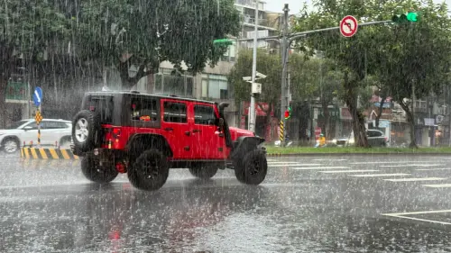 最猛梅雨還沒來！今新北「時雨量已達91毫米」　明西南氣流更可怕
