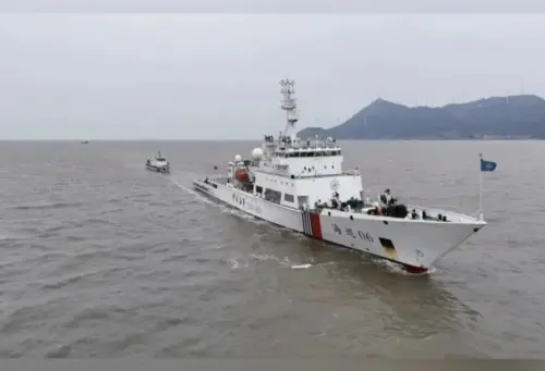 中國萬噸級船隊逼近台東部海域！海巡署：嚴正譴責、部署5艦監控