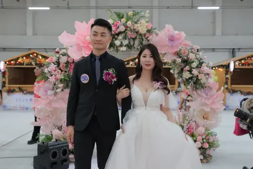 屏東集團結婚　30對新人浪漫登場