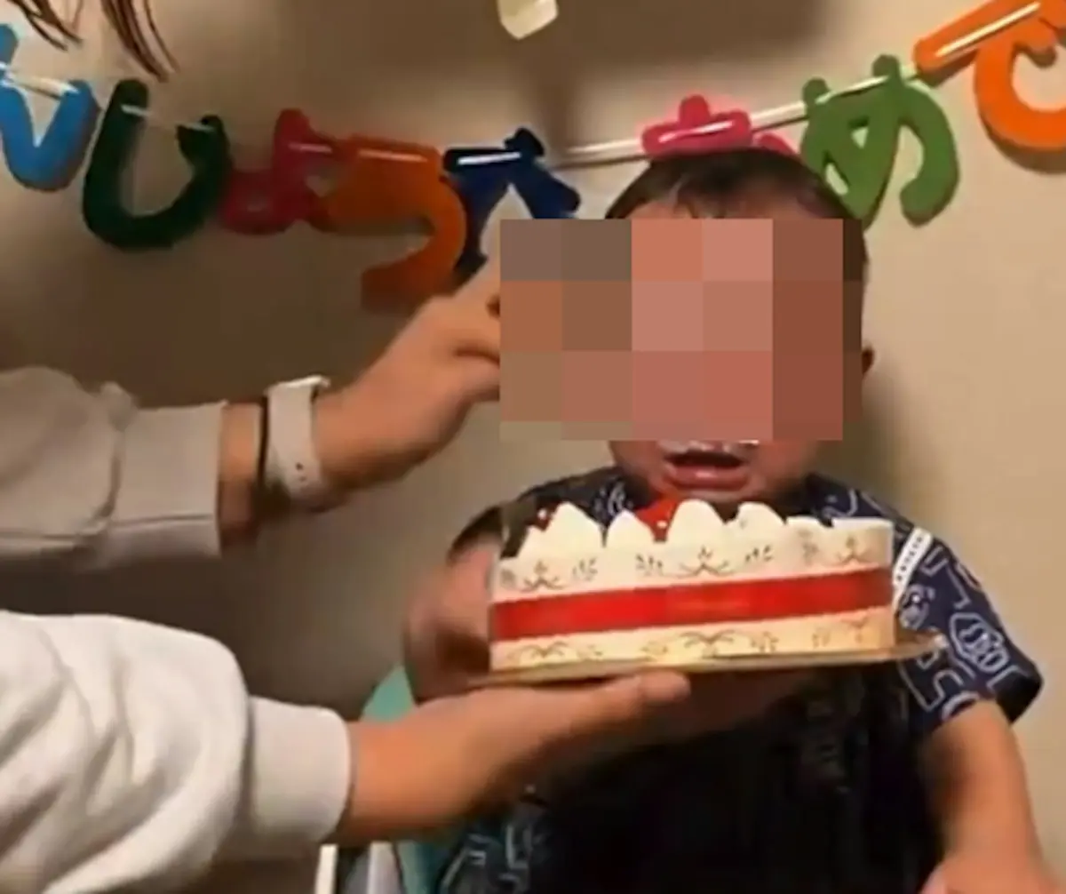 台灣Threads炸鍋!日本媽媽為博流量把1歲寶寶臉壓進蛋糕裡