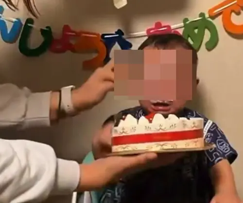 台灣Threads炸鍋！日本媽媽為博流量把1歲寶寶臉壓進蛋糕裡