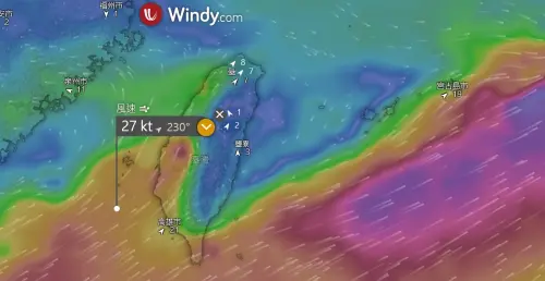 ▲西南季風主導亞洲夏季天氣，風速夠強時就會被升級為西南氣流，周二、周三會有一小股分支進入台灣。（圖／Windy）