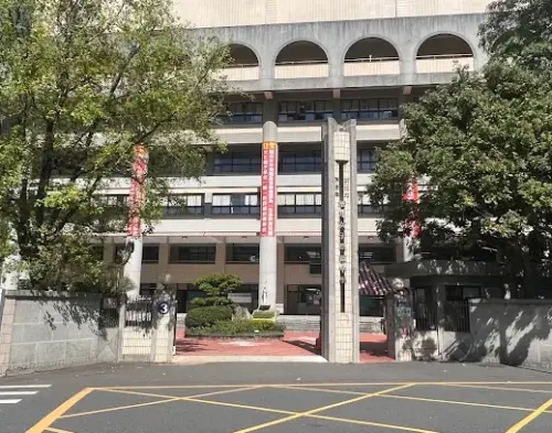 ▲勇奪5A比例冠軍的學校，是位於新竹曙光女中國中部，總計考生人數有354人，拿到5A成績的有高達219人，百分比為61.86%。（圖/Google評價）