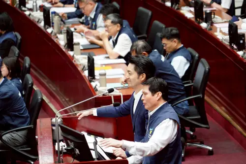 北市敬老卡升級！蔣萬安宣布：300點開放超商、超市、藥局都可用
