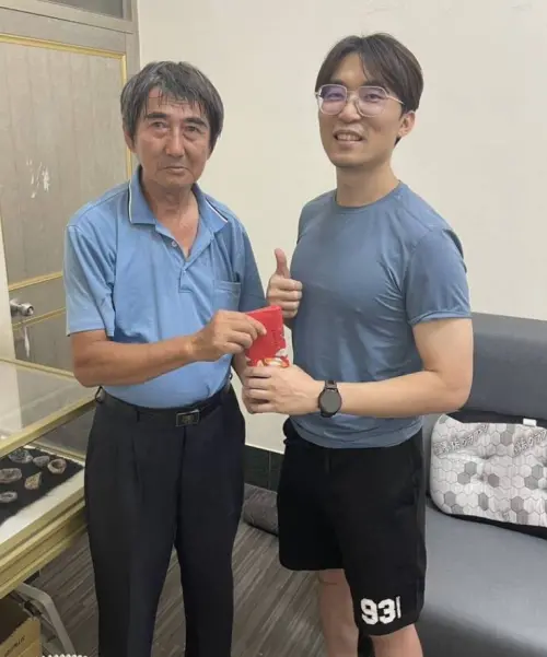 ▲廖先生僅留下 8 萬元的紅包沾沾喜氣，剩餘的 42 萬元款項則由陳、廖兩家共同聯名捐出。（圖／廖先生）