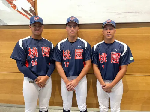 松坂大輔笑起來卡哇伊！劉任右、賴謙凡初見傳奇：平常會看他影片
