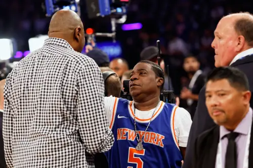 ▲美國知名喜劇演員兼尼克狂粉崔西·摩根（Tracy Morgan）在受訪時語出驚人，用「這裡可是殺死金剛的地方」來形容紐約主場的高壓，並狂酸詹姆斯害怕這裡的鎂光燈。（圖／路透／達志影像）