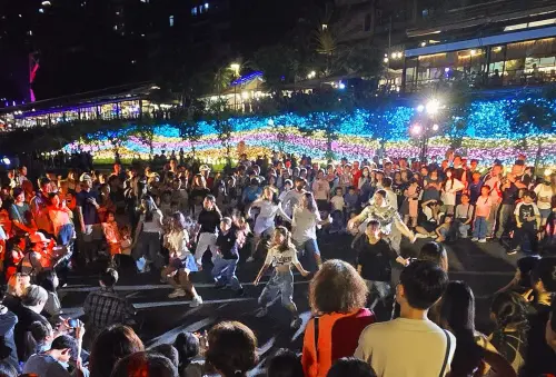 ▲新北市政府觀光旅遊局攜手裕隆城，邀請「2026誠品青春博覽會」優秀舞團於碧潭東岸廣場接力演出。（圖／新北市觀旅局提供）