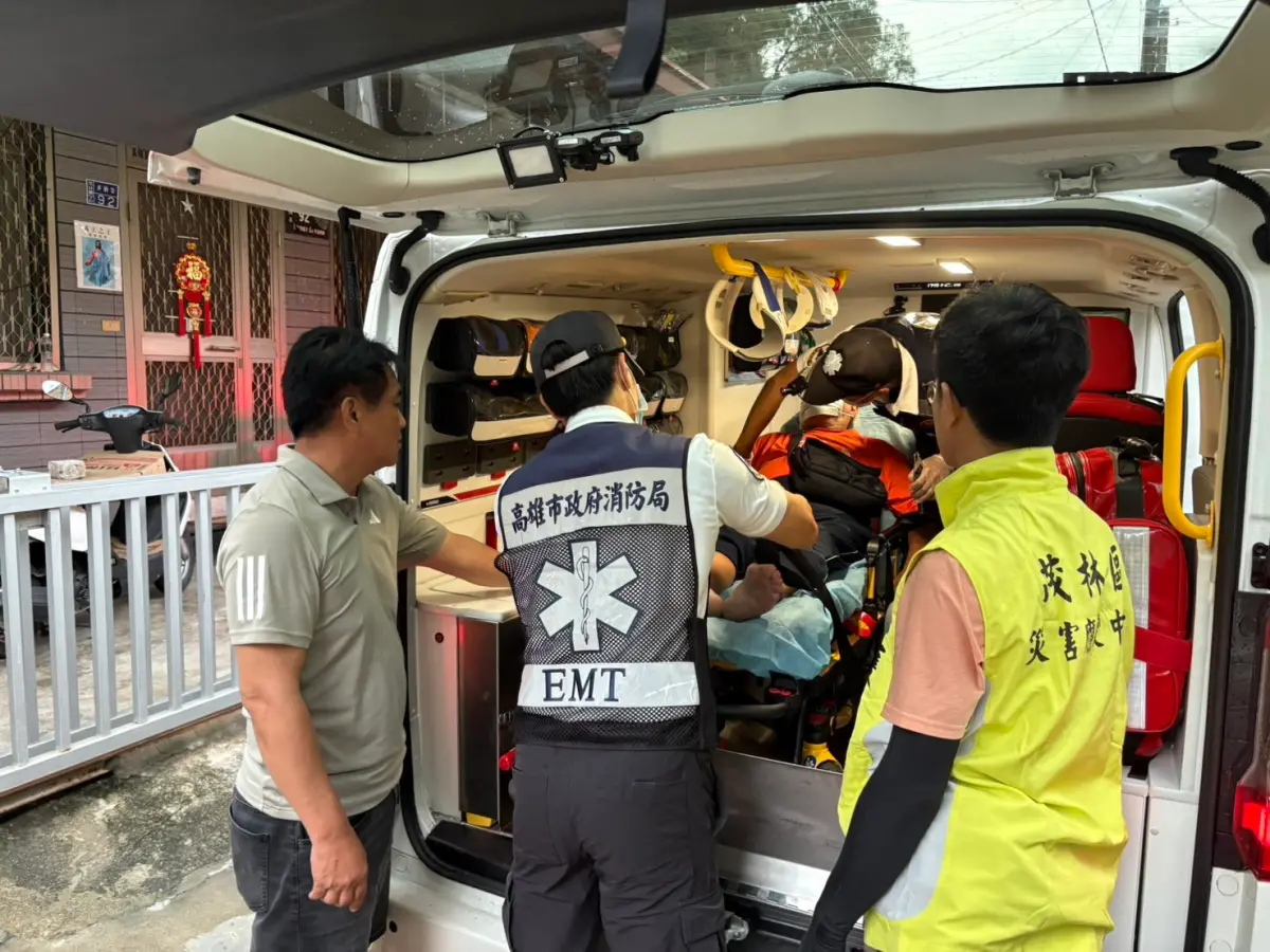▲高雄市已發布68條土石流黃色警戒，兩處是屬於大規模崩塌的預警區域。5個行政區今天停止上班上課；目前全市共撤離1904人。（圖／高市府原民會提供）