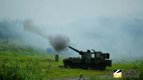 ▲M109A2自走砲射擊。（圖／記者呂炯昌攝）