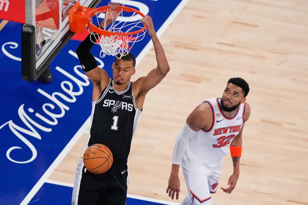 NBA／文班亞馬32分封神！馬刺115：111撂倒尼克　冠軍賽追至1：2