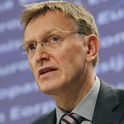 Janez Potočnik attends a press conference. (Website, Club of Rome)