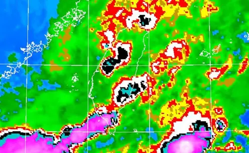 鋒面徘徊轟雷雨！下波梅雨周五起威脅全台　吳德榮：恐下到端午節