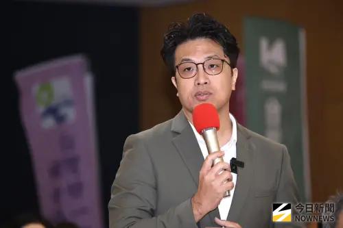 暗酸蔣萬安「殷偉答」　沈伯洋：我沒辦法像別人一樣操作他發言