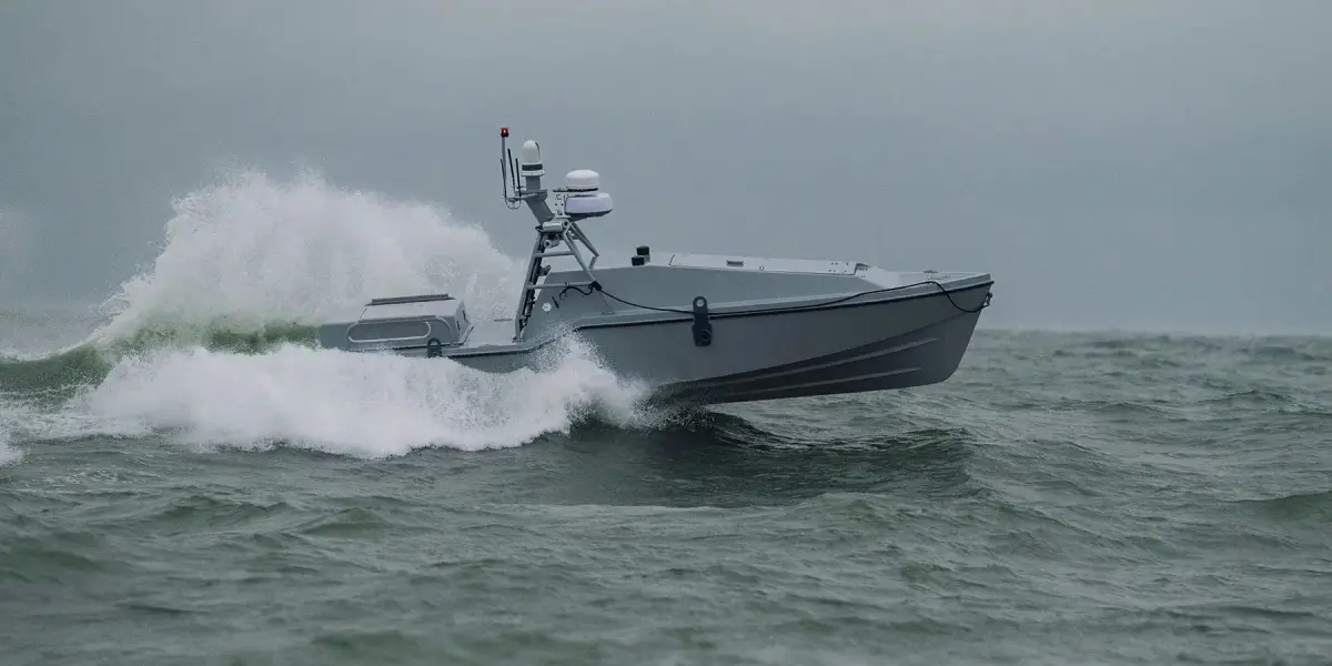 遭擊落海上漂流2小時!阿帕契飛官奇蹟獲救 美海軍無人艇立大功